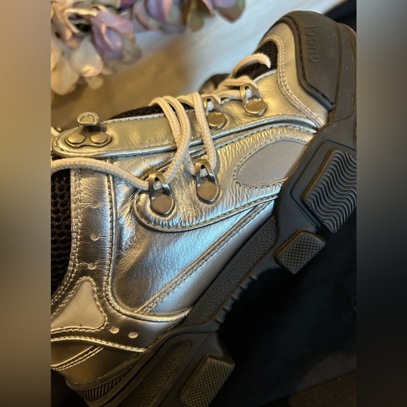 Gucci Silver/Black Leather And Mesh Flashtrek Low Top Sneakers size 35 - Picture 3 of 9